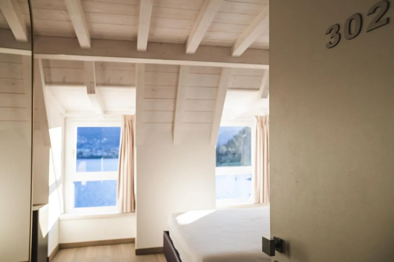 Luxury Suites Rocopom - Lake Front Malgrate Italy