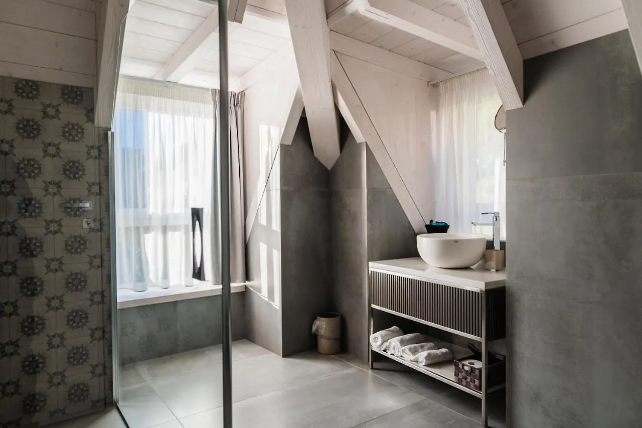 Hotel Luxury Suites Rocopom - Lake Front Malgrate