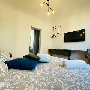 https://dimora-del-mercante.sicilyhotelsitaly.net