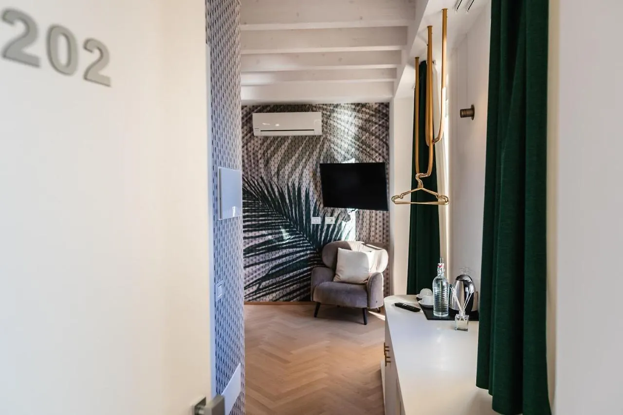 Luxury Suites Rocopom - Lake Front Malgrate