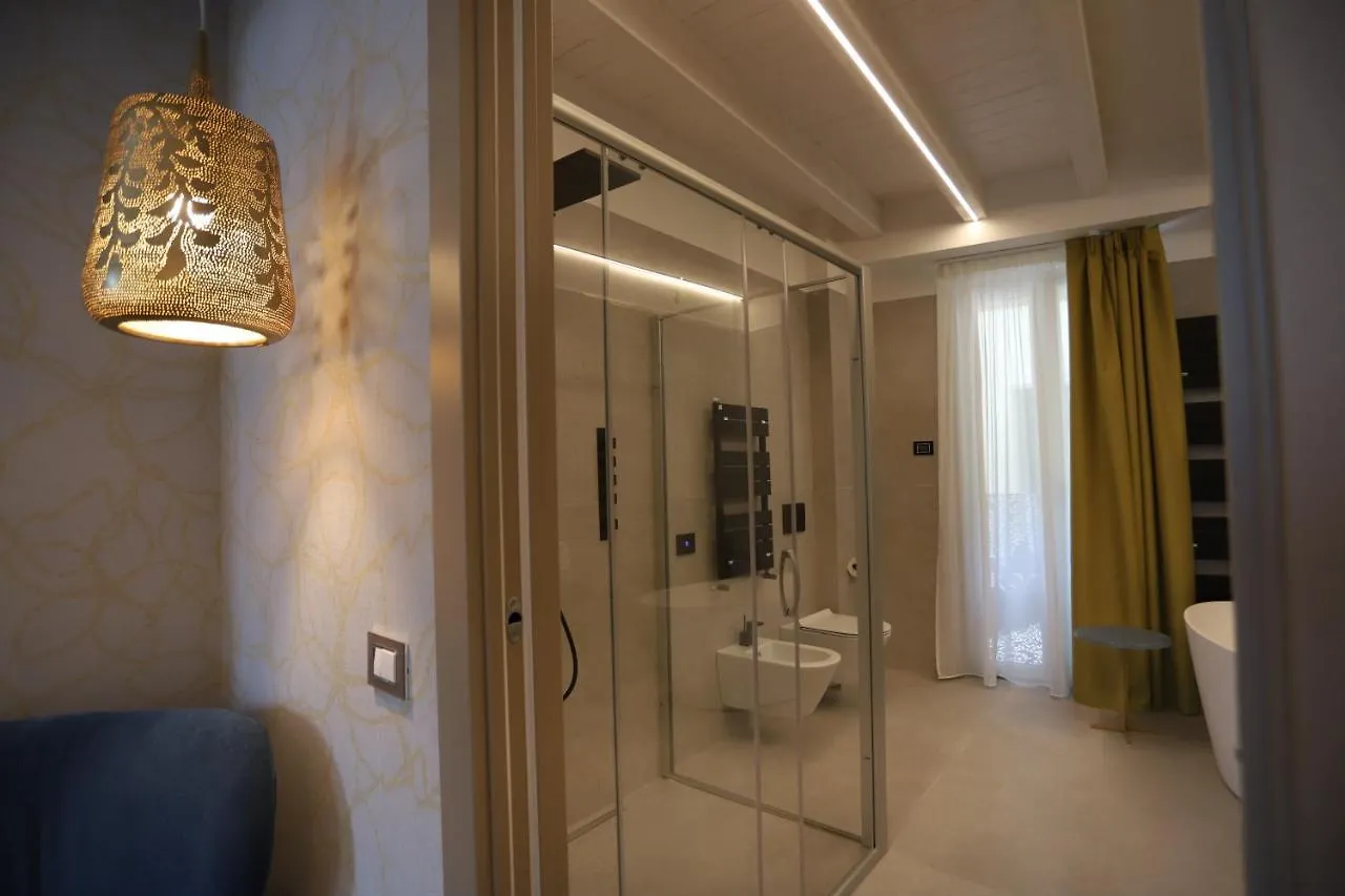 Hotel Luxury Suites Rocopom - Lake Front Malgrate Italia
