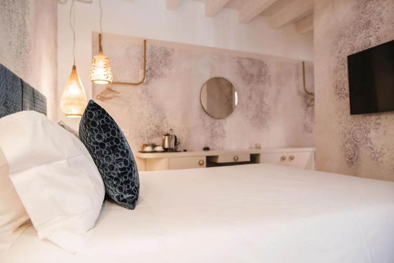 Hotel Luxury Suites Rocopom - Lake Front Malgrate