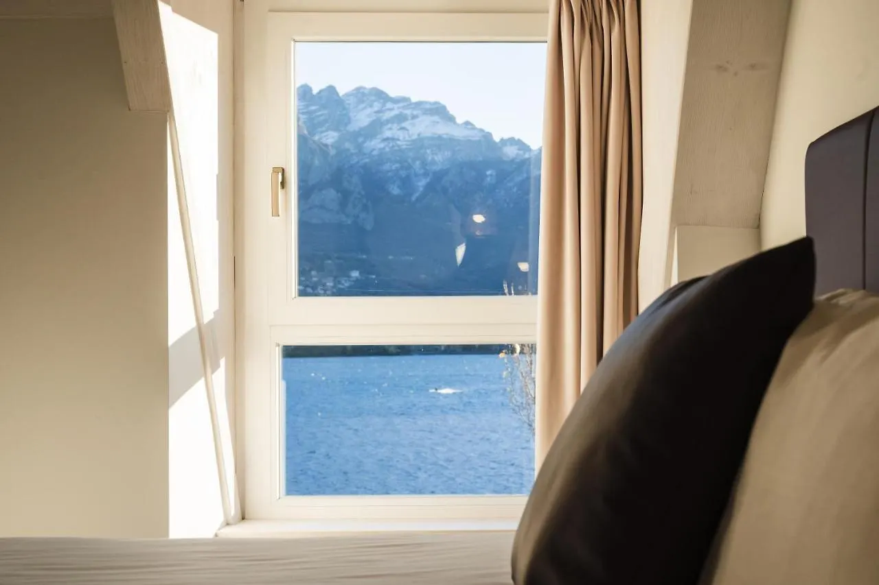 Luxury Suites Rocopom - Lake Front Malgrate 0*,  Italia