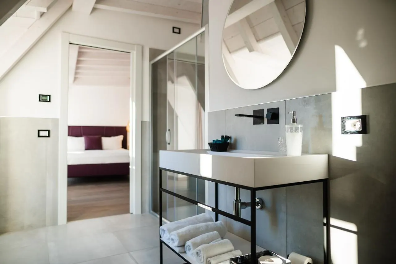 Luxury Suites Rocopom - Lake Front Malgrate