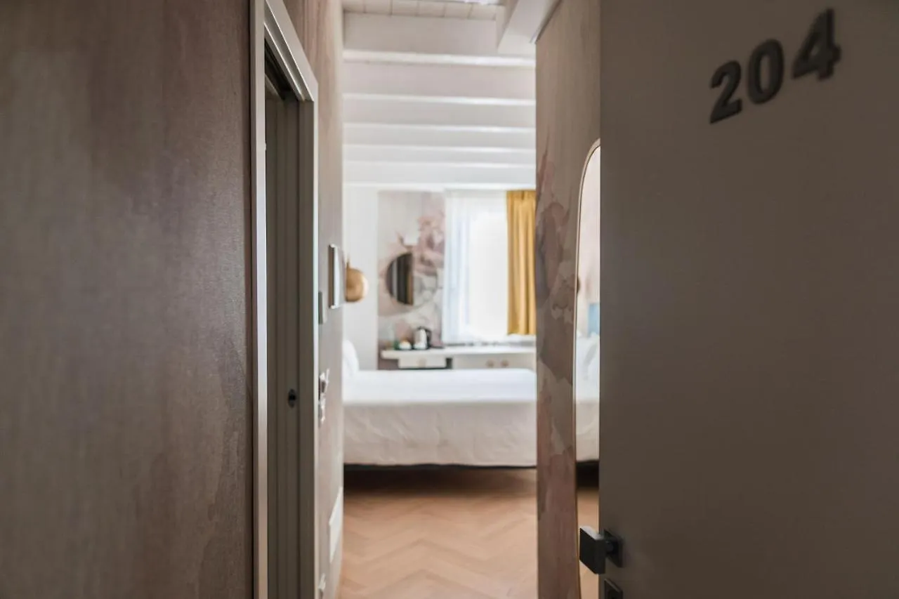 Hotel Luxury Suites Rocopom - Lake Front Malgrate