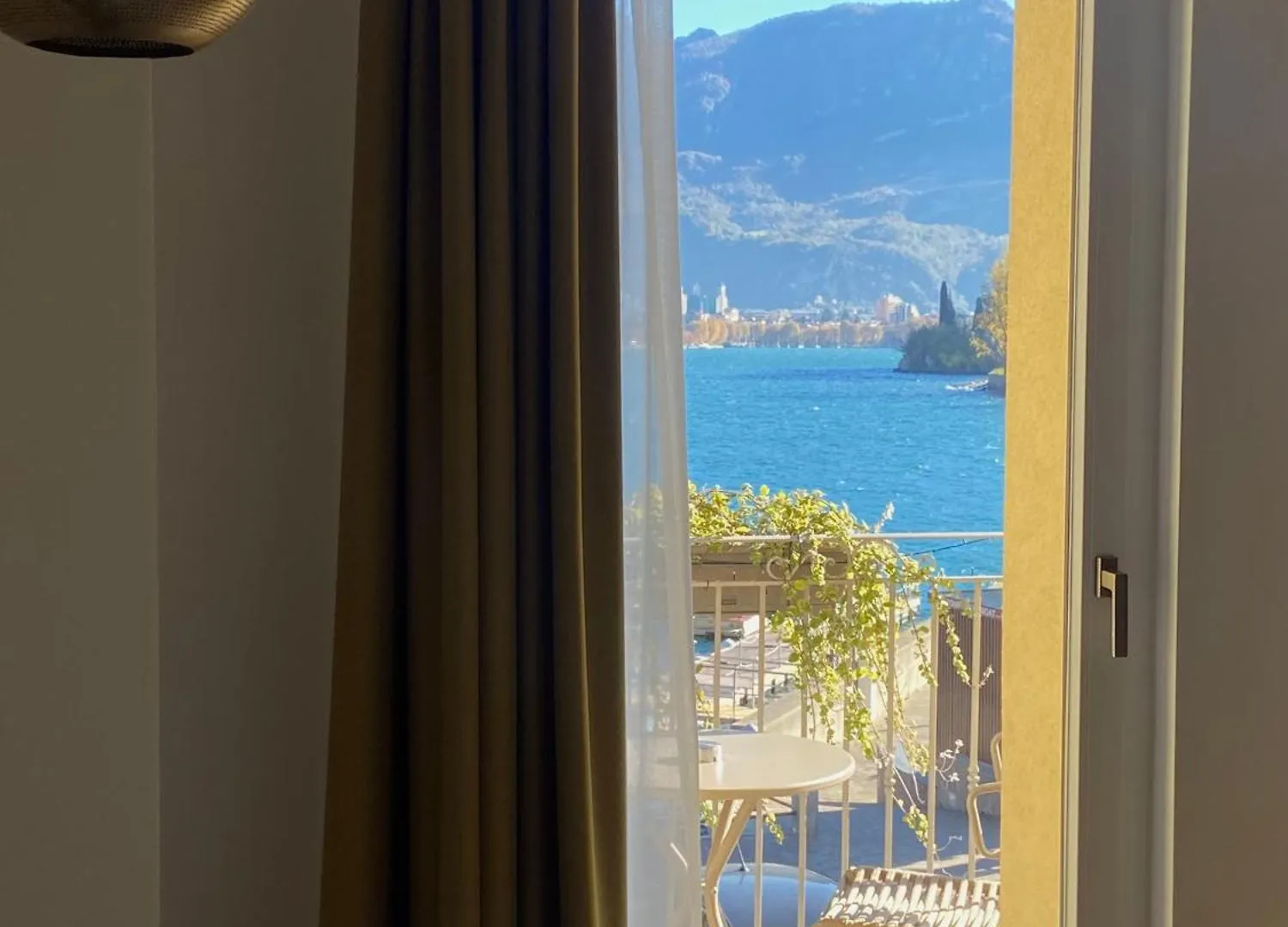 Luxury Suites Rocopom - Lake Front Malgrate