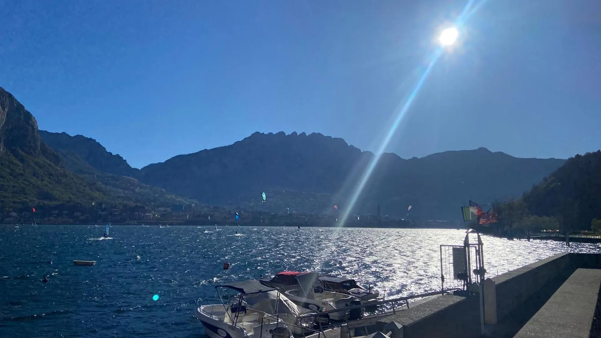Luxury Suites Rocopom - Lake Front Malgrate Italia